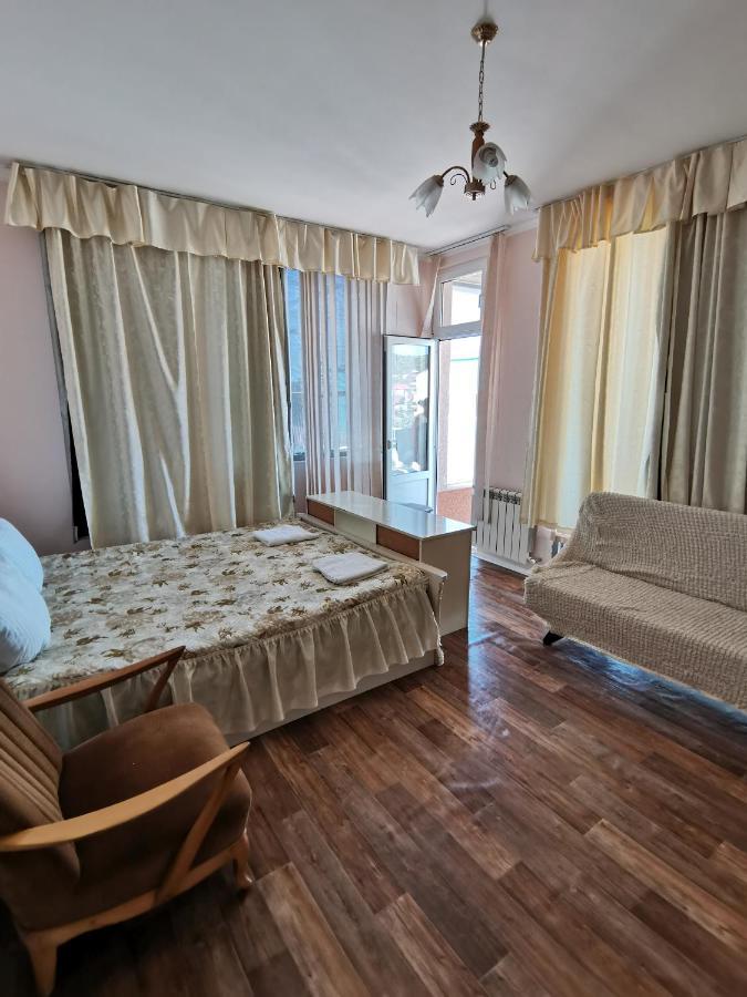 Oasis guest house вардане